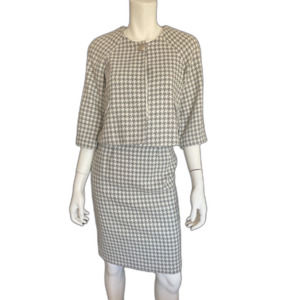 SIGNATURE Larry Levine NWOT Soft Gray & Winter White Houndstooth Suit, Size 2P